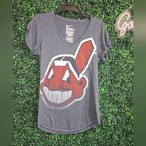 VTG 2015 Cleveland Indians NIKE Loose Fit Medium Shirt Chief Wahoo